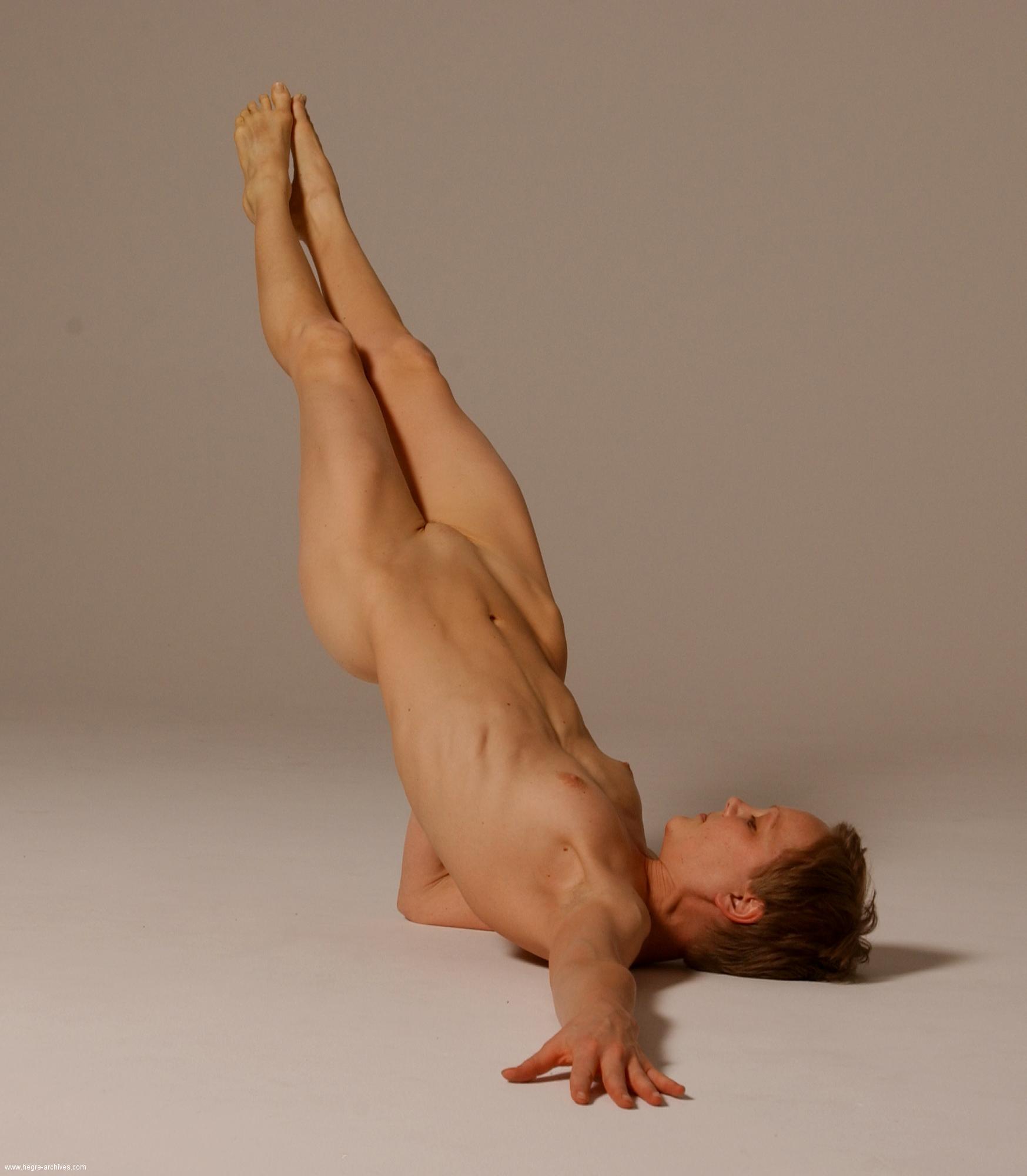 Ellen Nude Yoga Part 1 082903 033 Ellennudeyogapart1 082903 033 Image 8848673