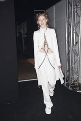 24428566_Alexander_McQueen_julia_nobis.j