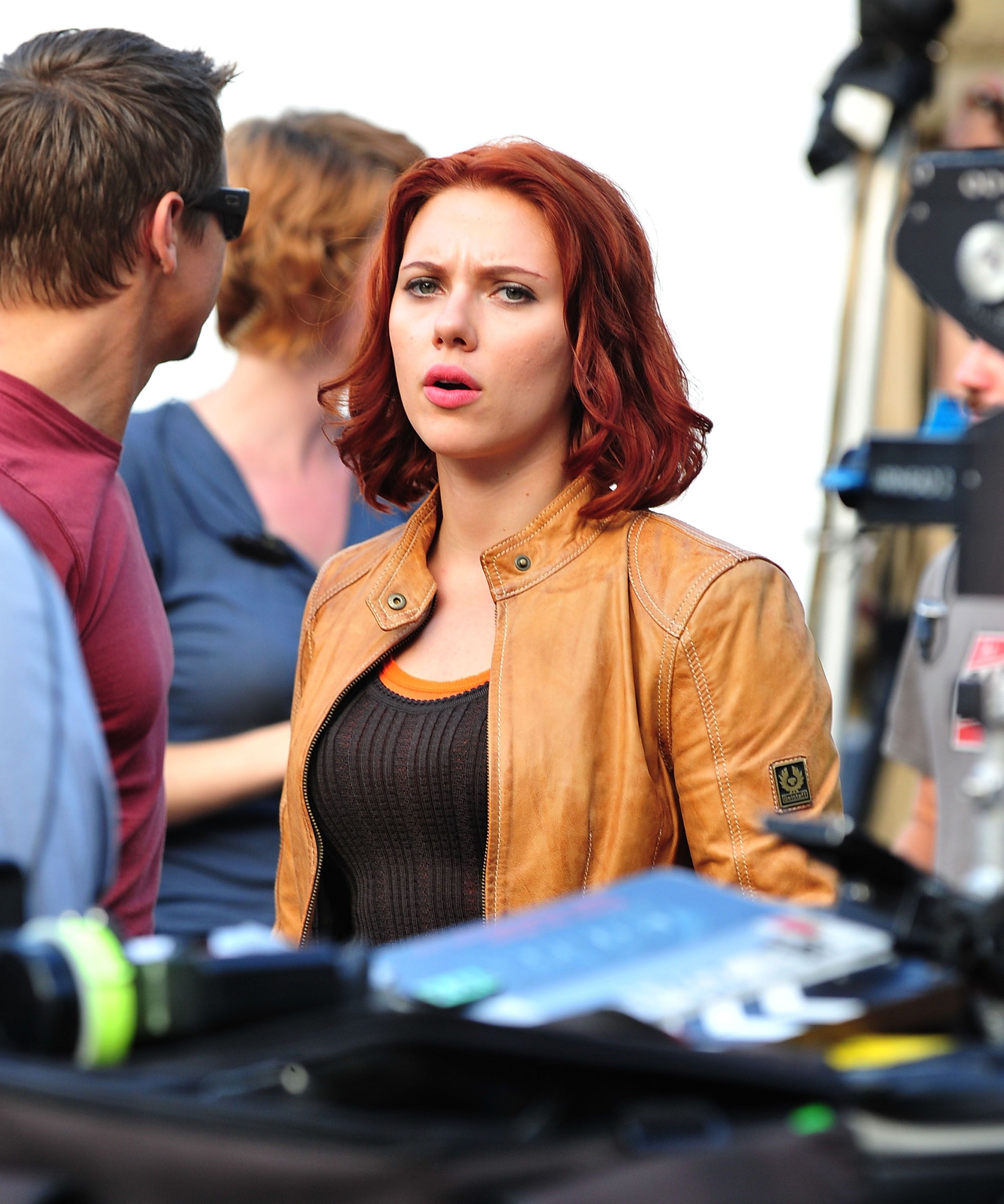 Скарлет 3. Скарлетт Йоханссон Мстители. Скарлетт Йоханссон рыжая. Scarlett Johansson Avengers 2012. Скарлетт Йоханссон с рыжими волосами.