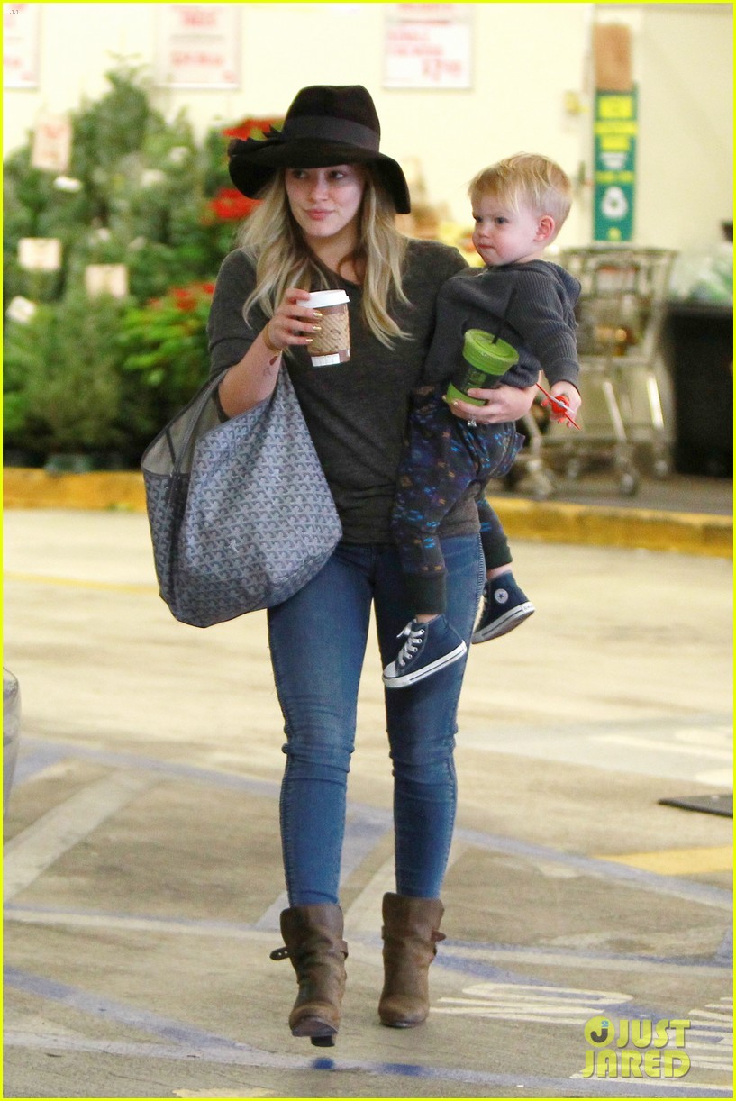 hilary duff busy weekend with her boys 07