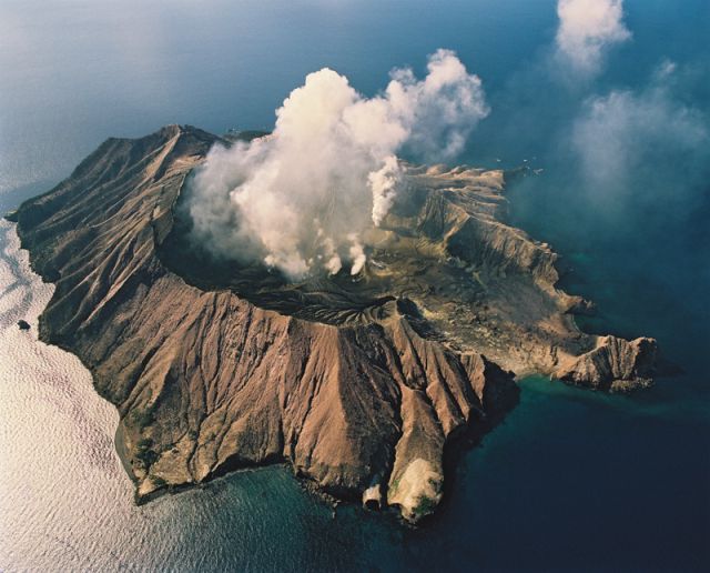 amazing volcanoes 640 35